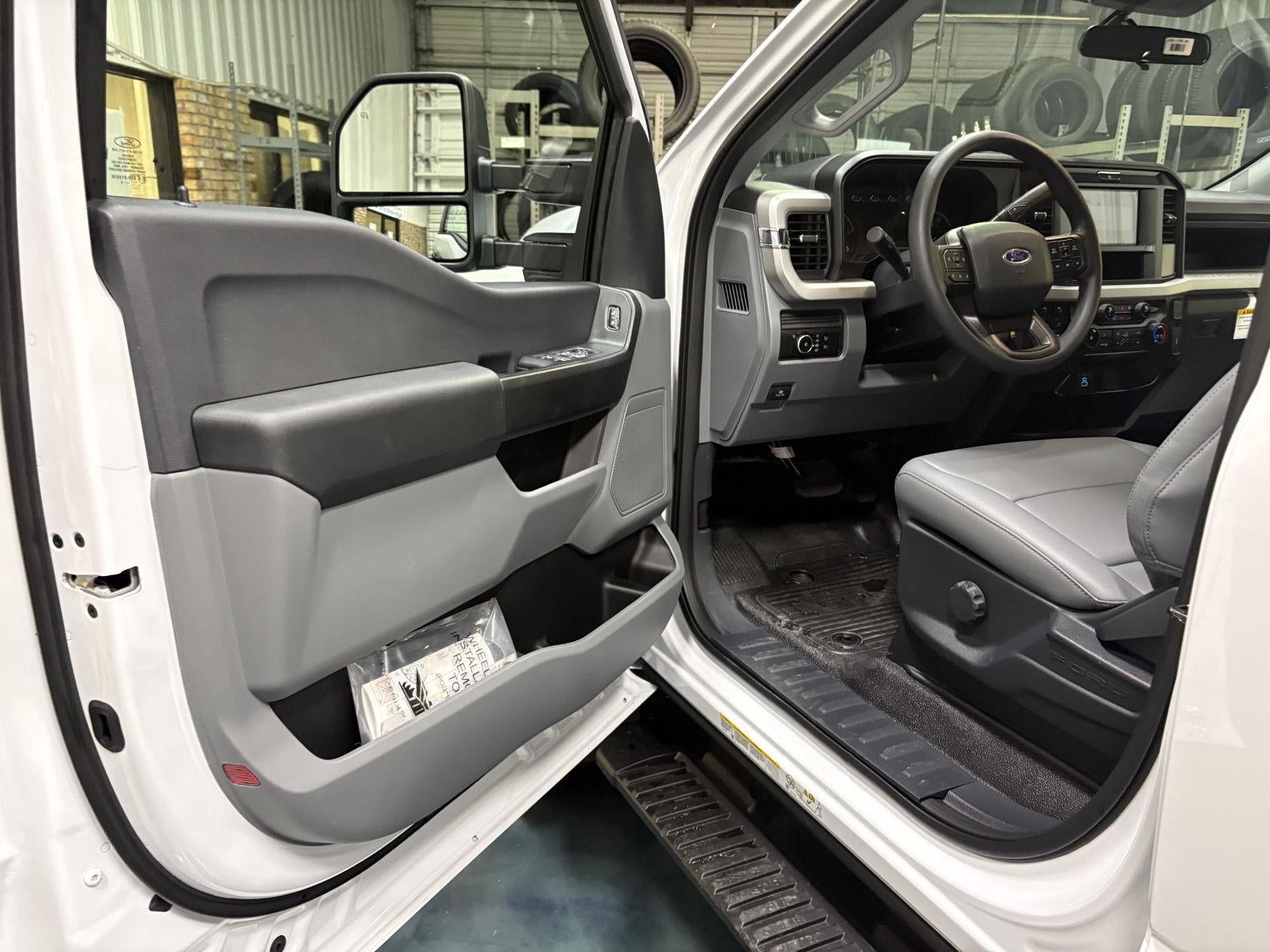 2026 Ford Super Duty F-550 DRW F-550® XL