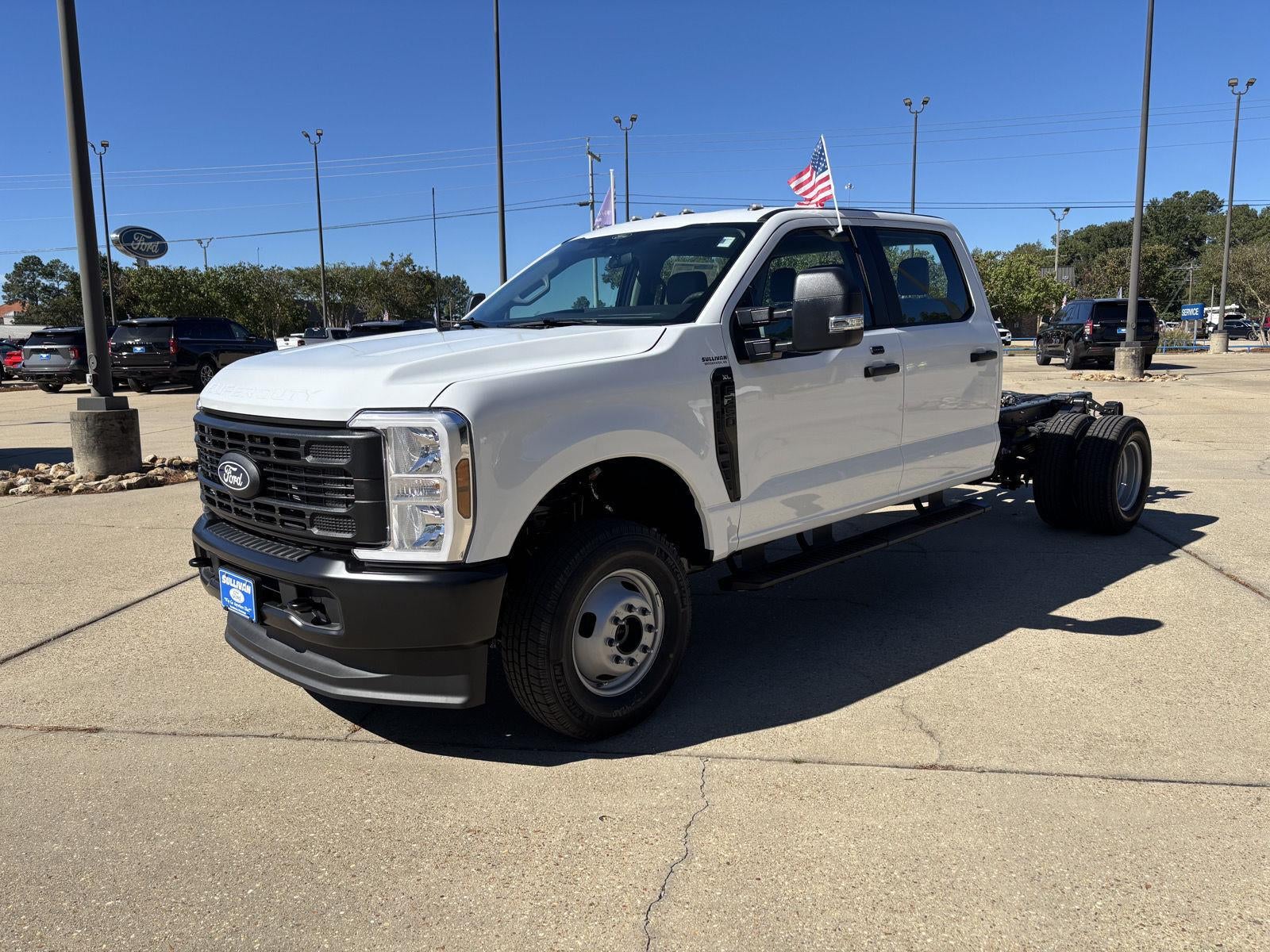 2027 Ford Super Duty F-350 DRW F-350® XL