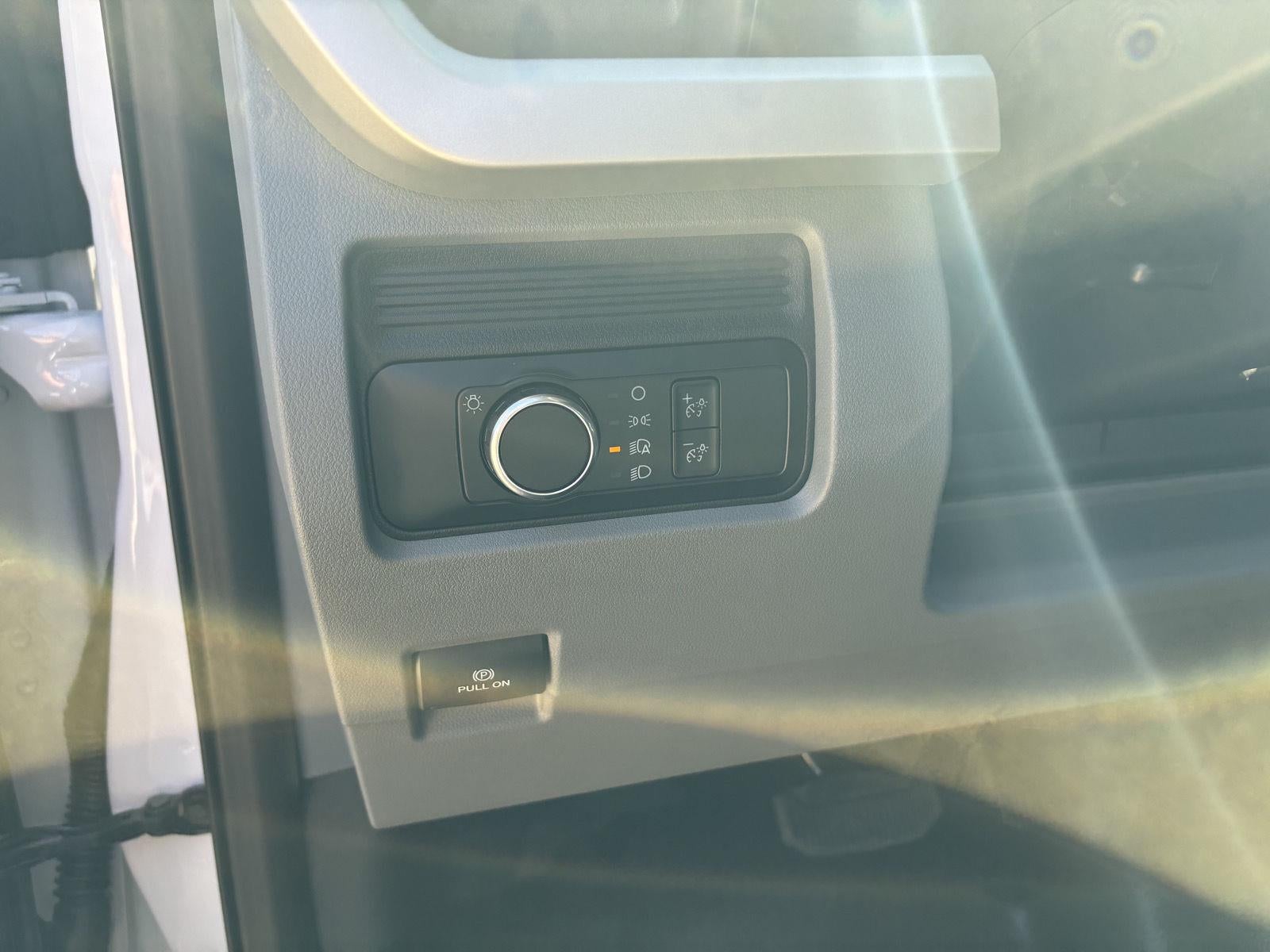 2027 Ford Super Duty F-350 DRW F-350® XL
