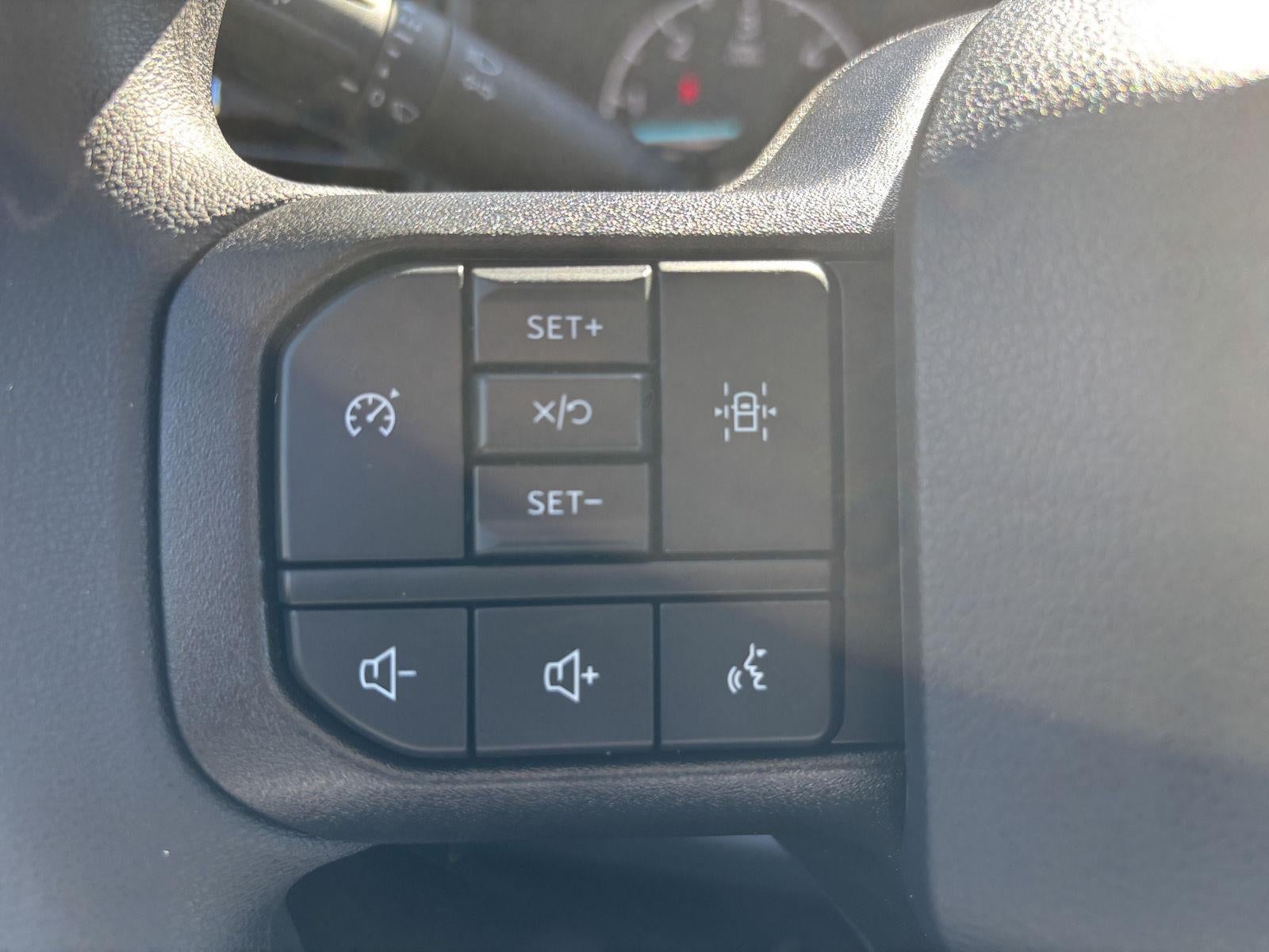 2027 Ford Super Duty F-350 DRW F-350® XL