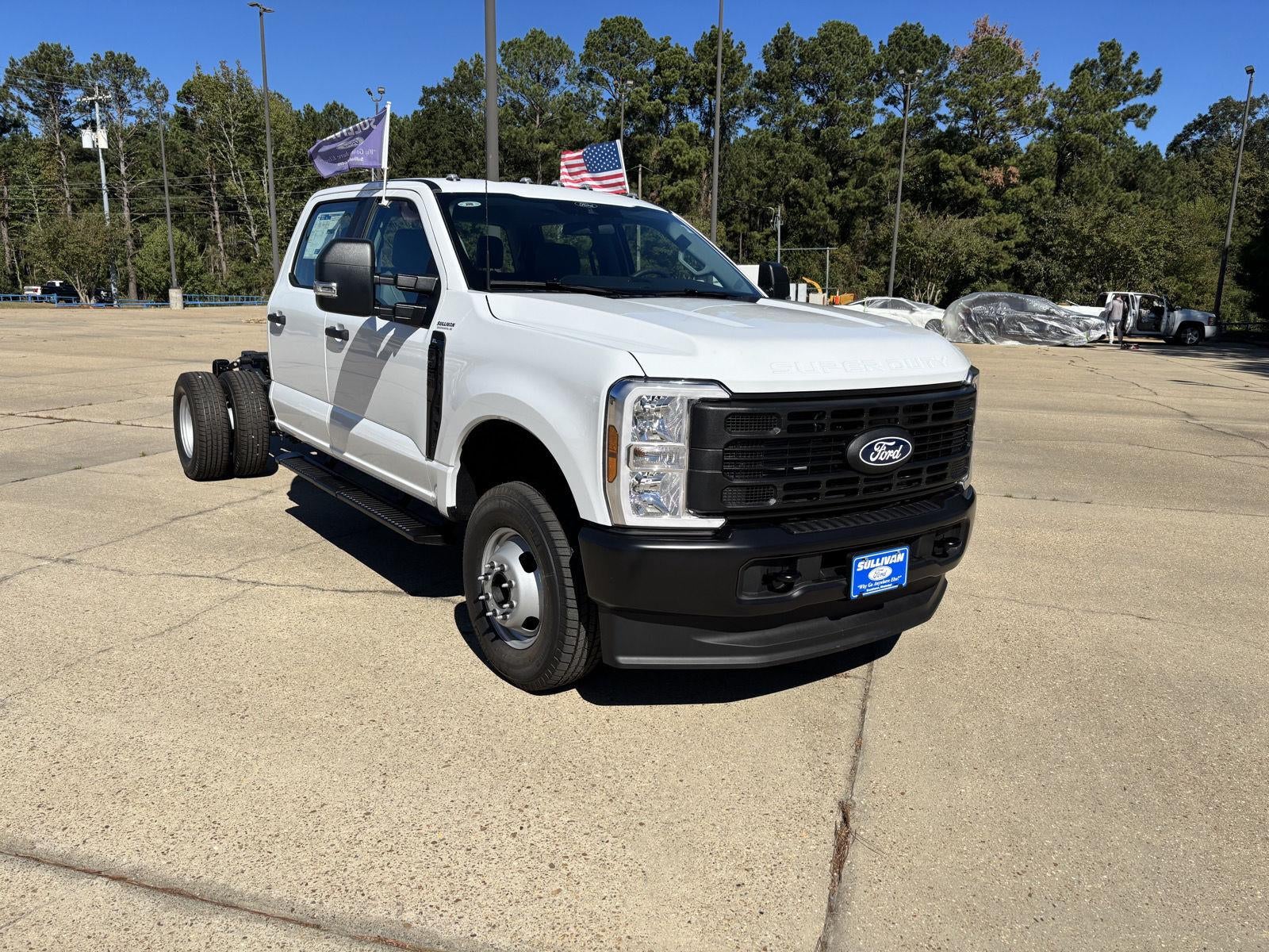 2027 Ford Super Duty F-350 DRW F-350® XL