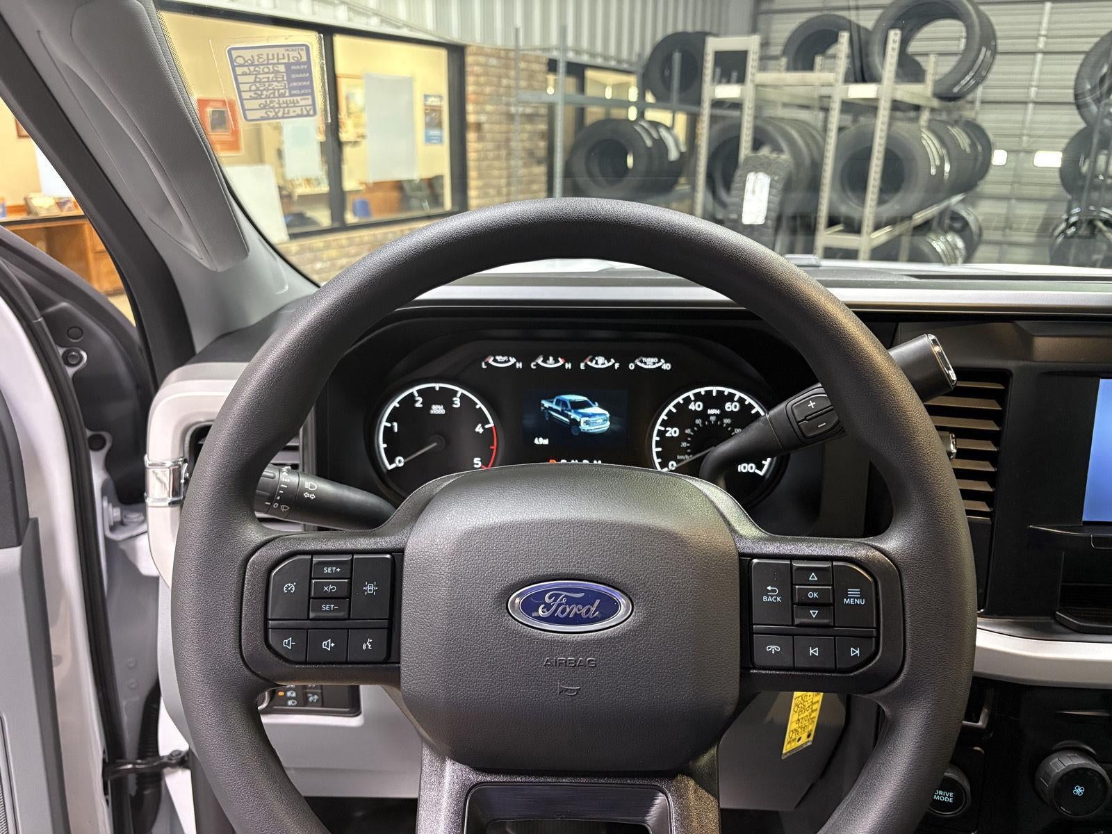 2026 Ford Super Duty F-350 DRW XL