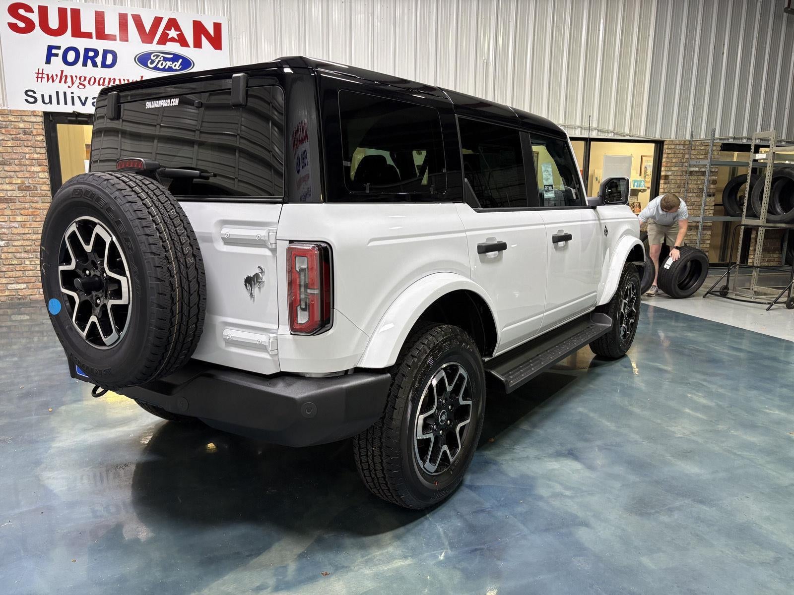 2026 Ford Bronco Outer Banks