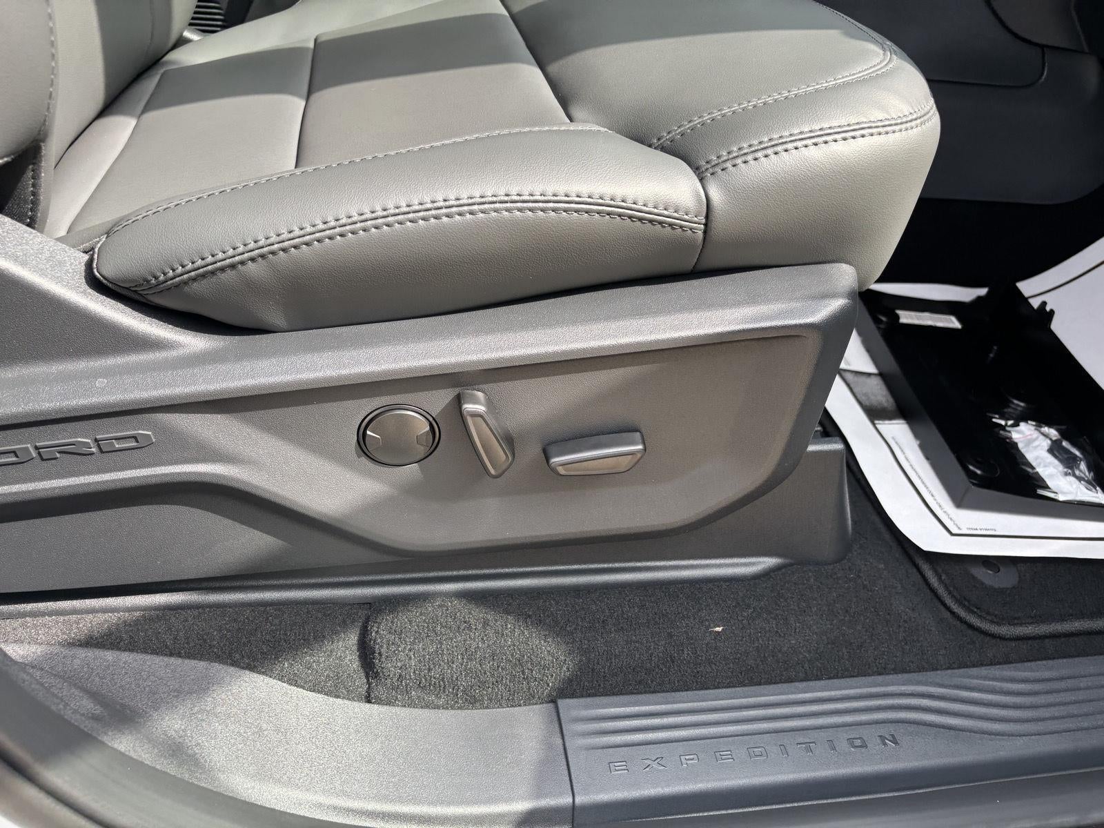 2026 Ford Expedition Max MAX Active