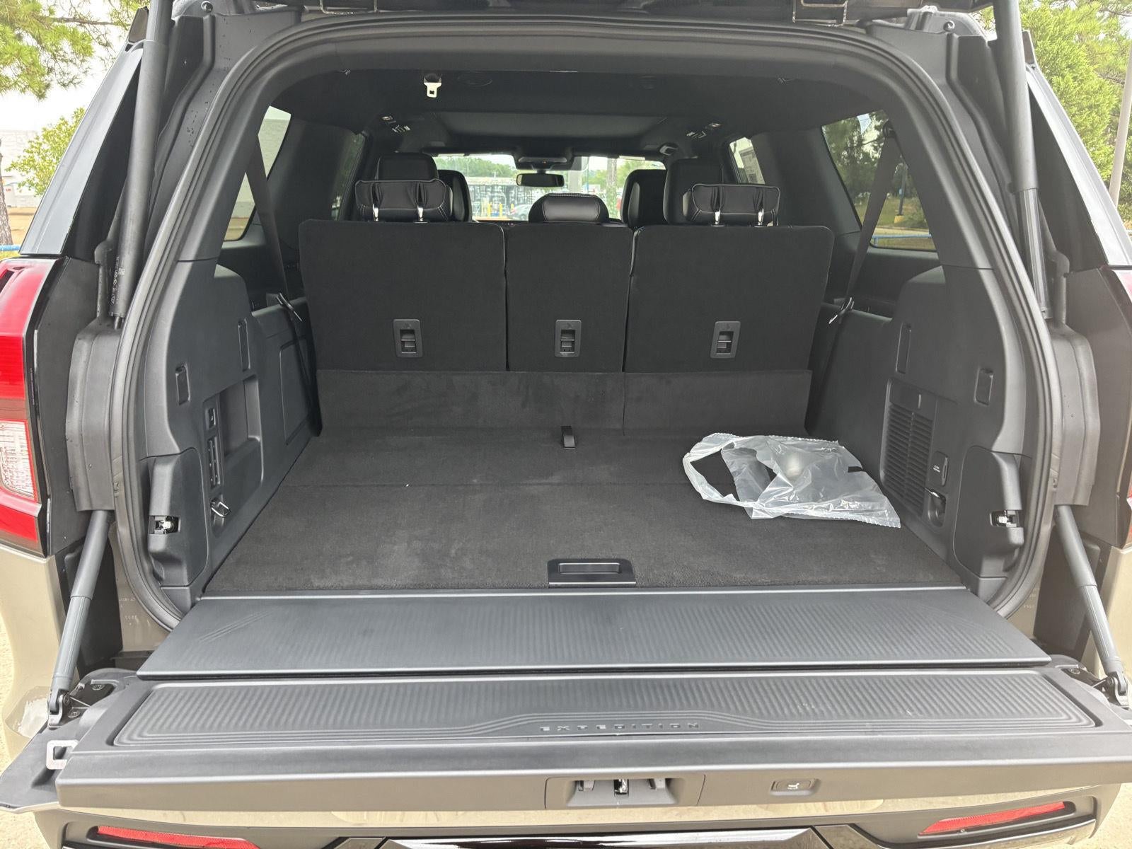 2027 Ford Expedition Max MAX Platinum