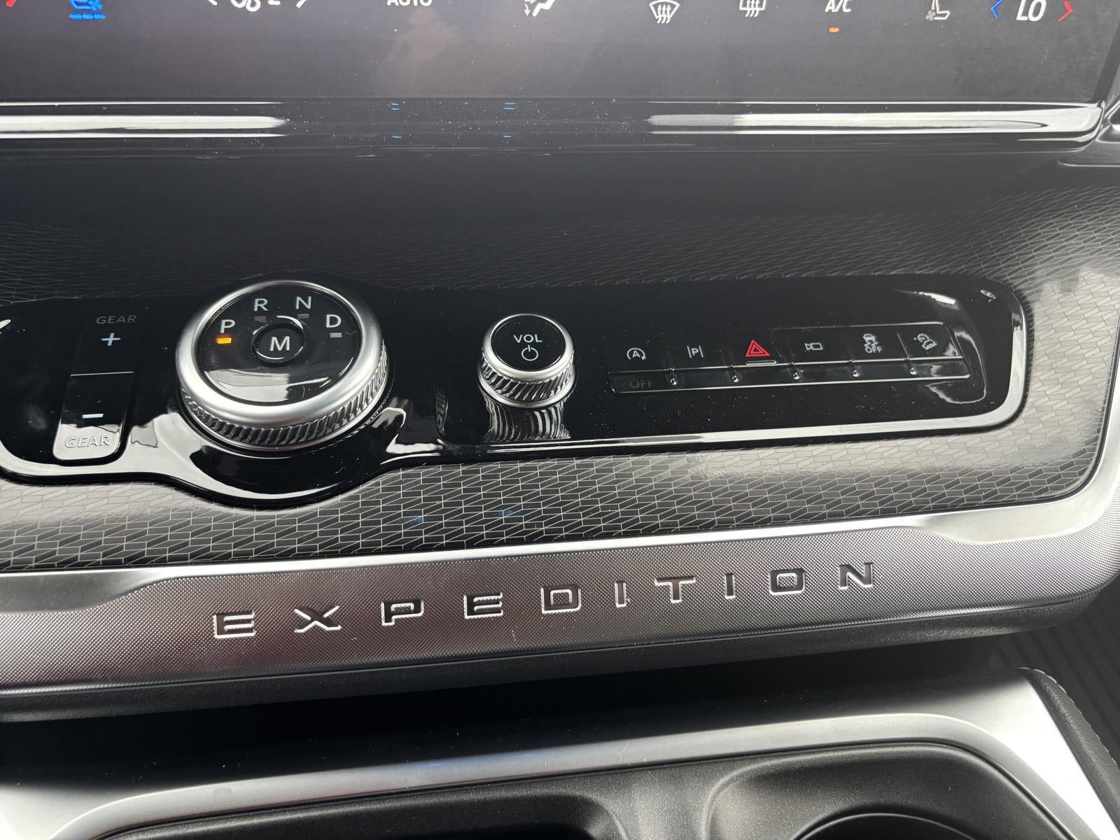 2027 Ford Expedition Max MAX Platinum