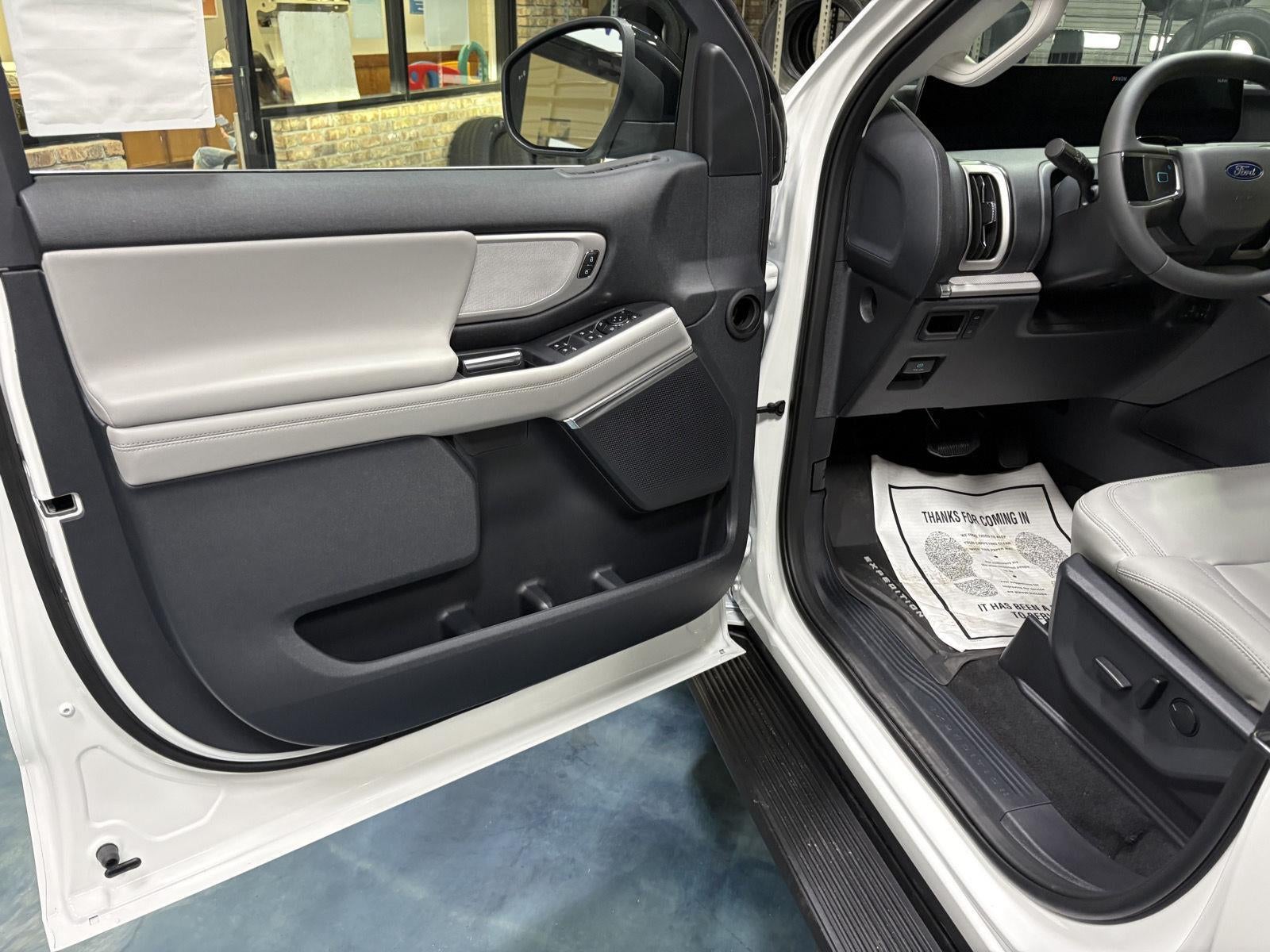 2026 Ford Expedition Active