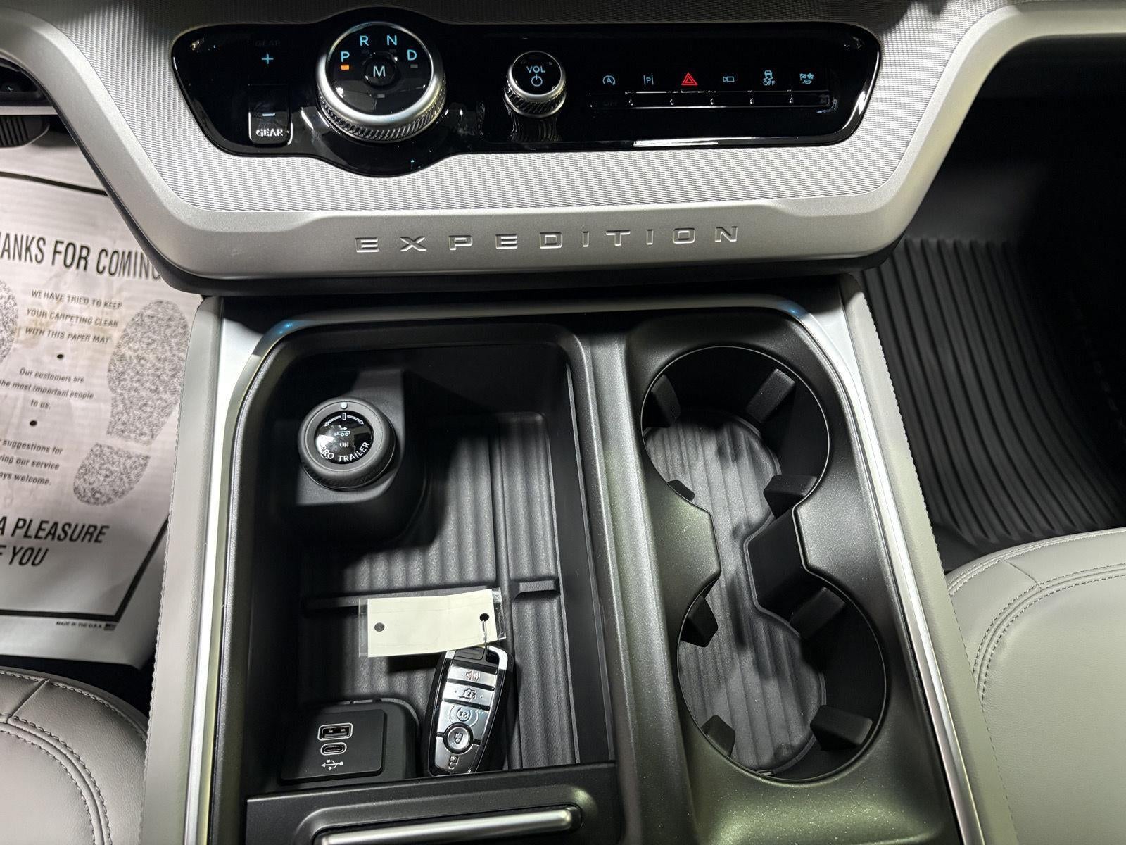 2026 Ford Expedition Active