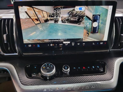 2025 Ford Expedition Platinum®