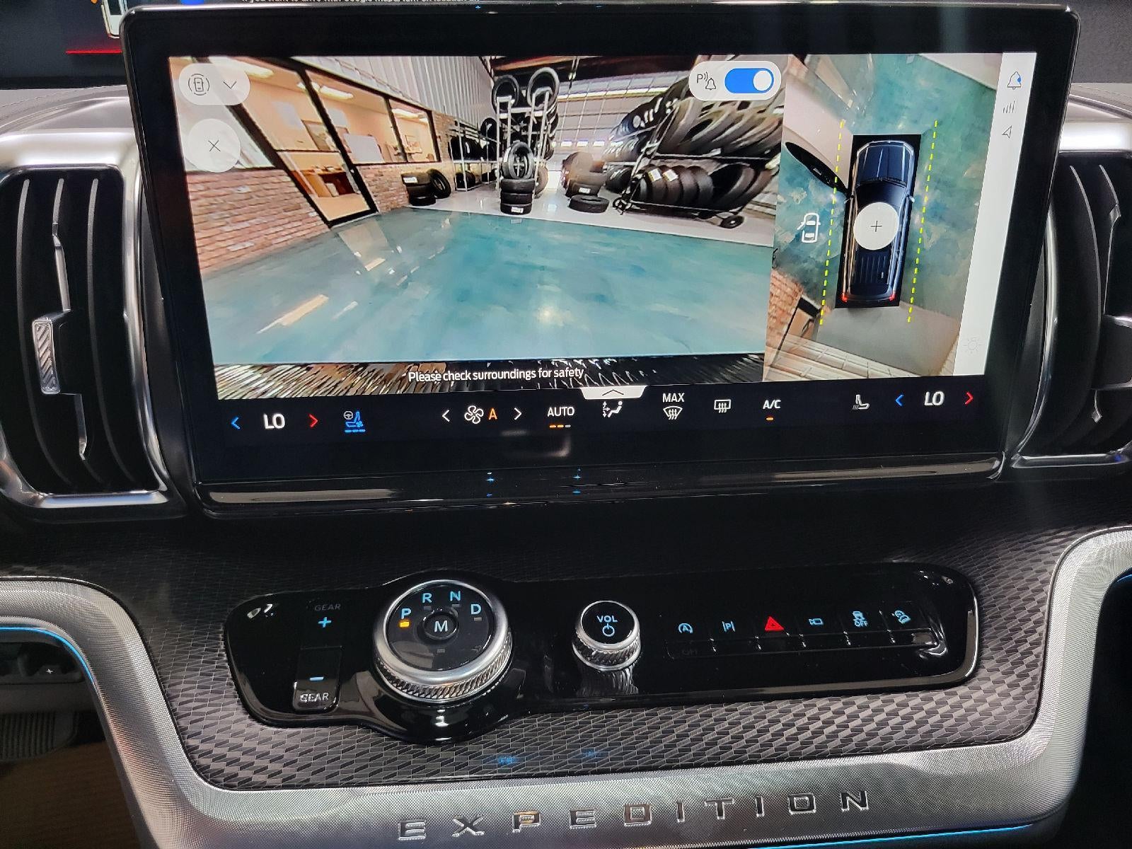 2025 Ford Expedition Platinum®