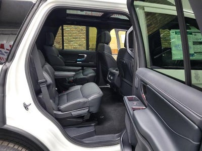 2025 Ford Expedition Platinum®