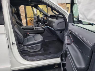 2025 Ford Expedition Platinum®