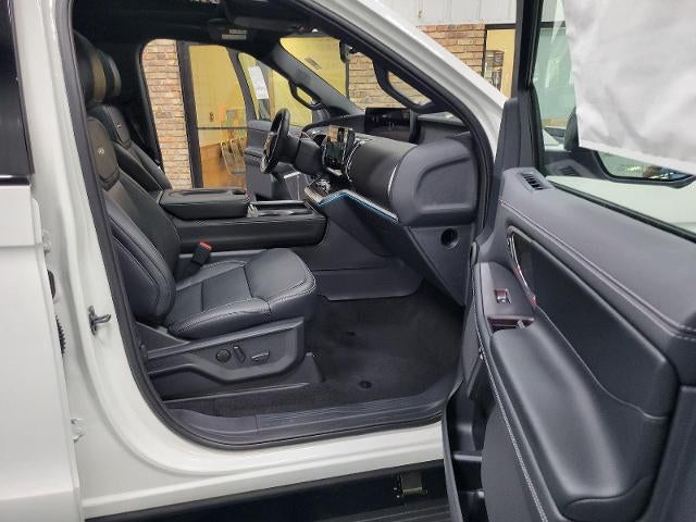 2025 Ford Expedition Platinum®