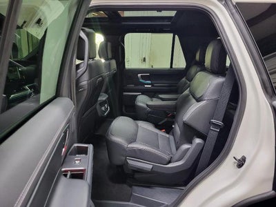 2025 Ford Expedition Platinum®