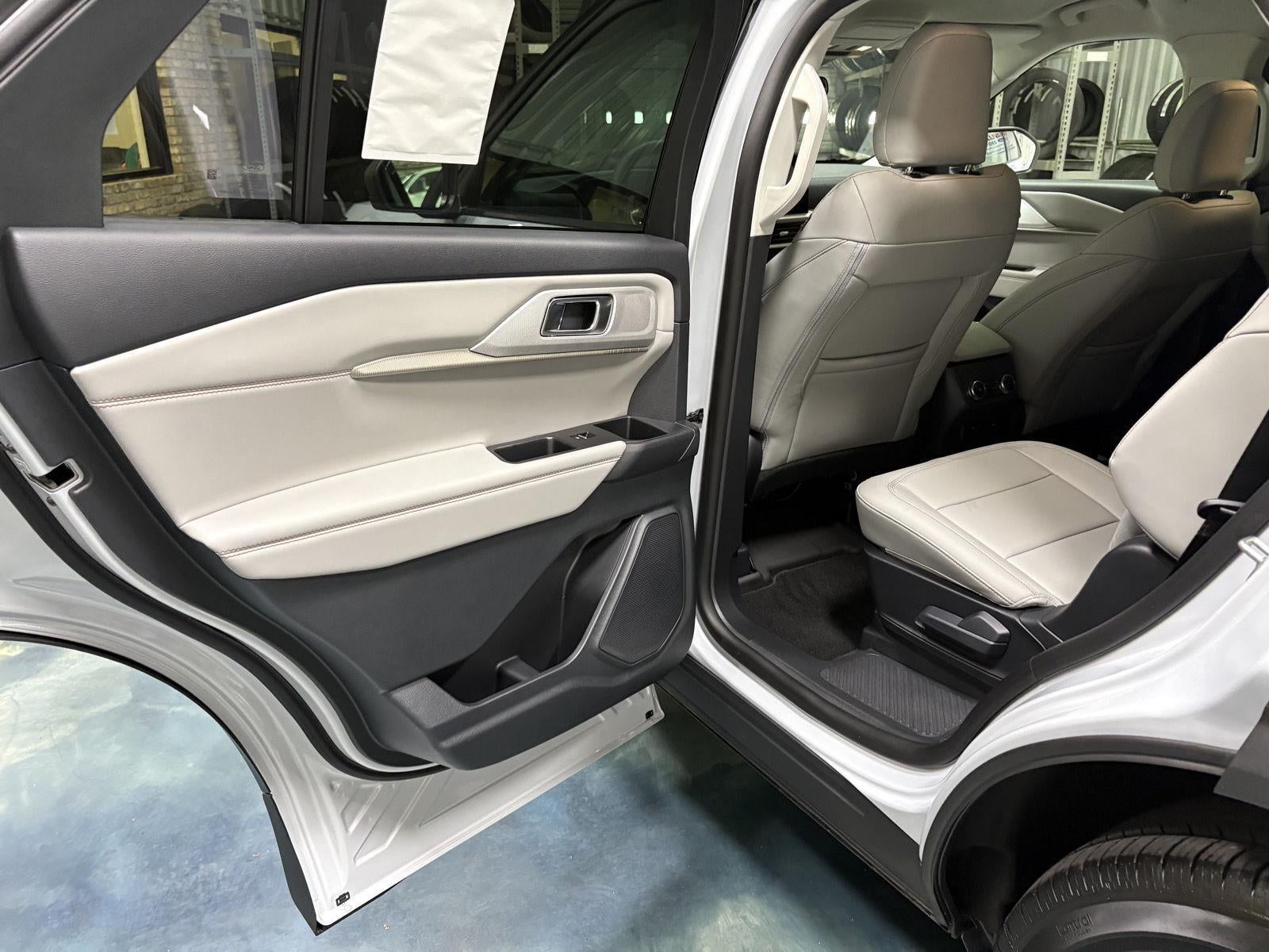 2026 Ford Explorer Active w/200A Pkg