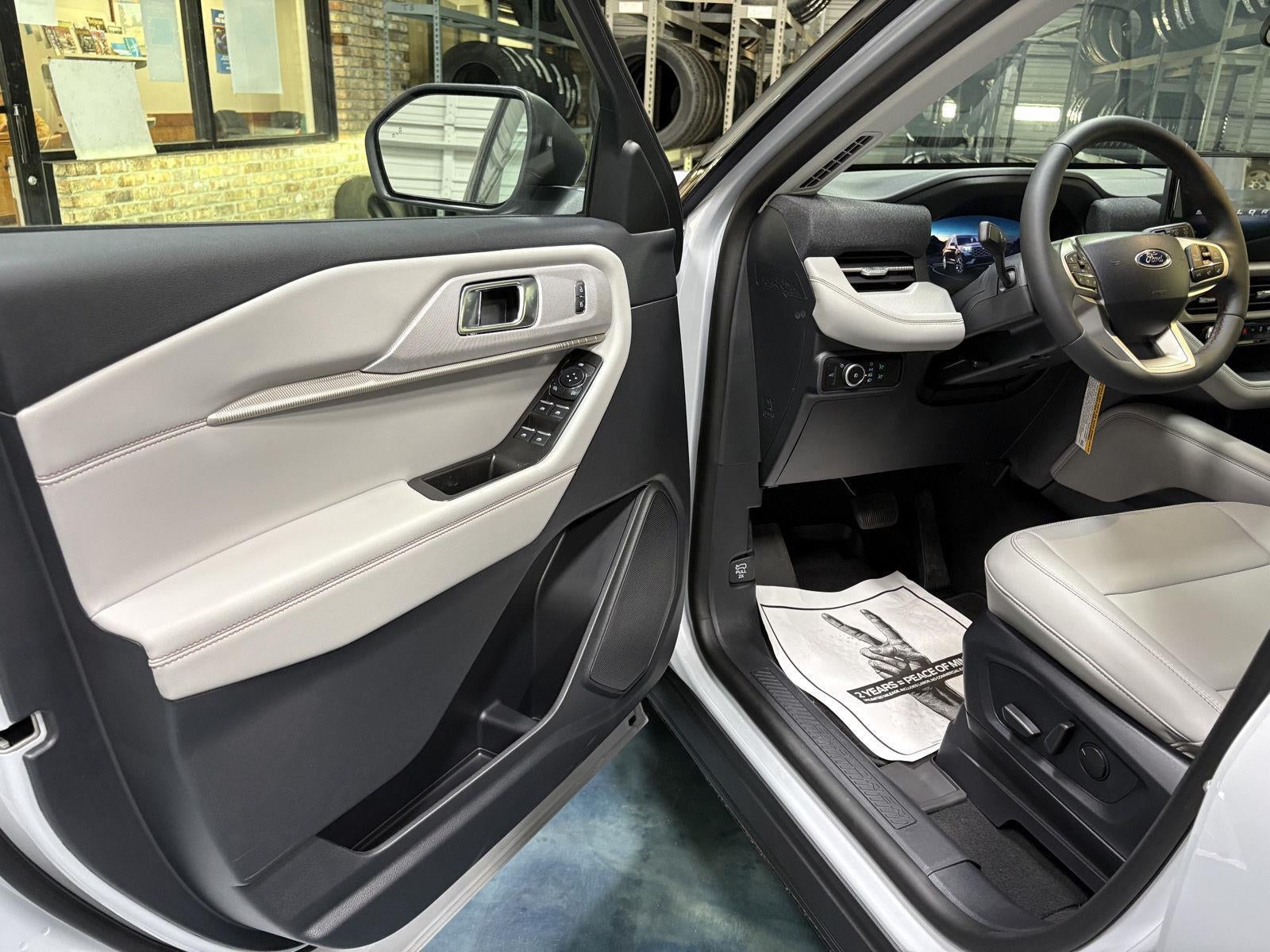 2026 Ford Explorer Active w/200A Pkg