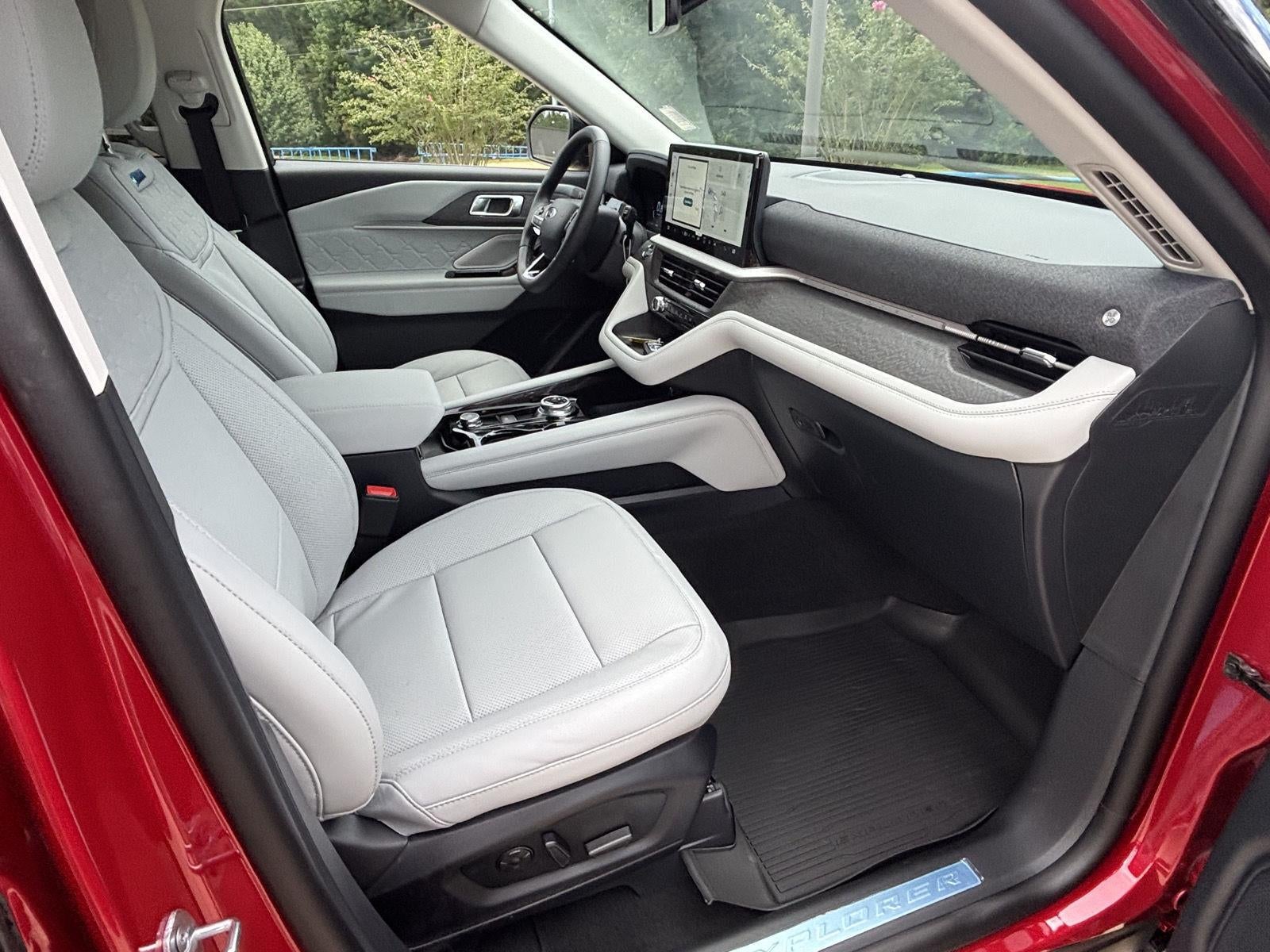 2026 Ford Explorer Platinum™
