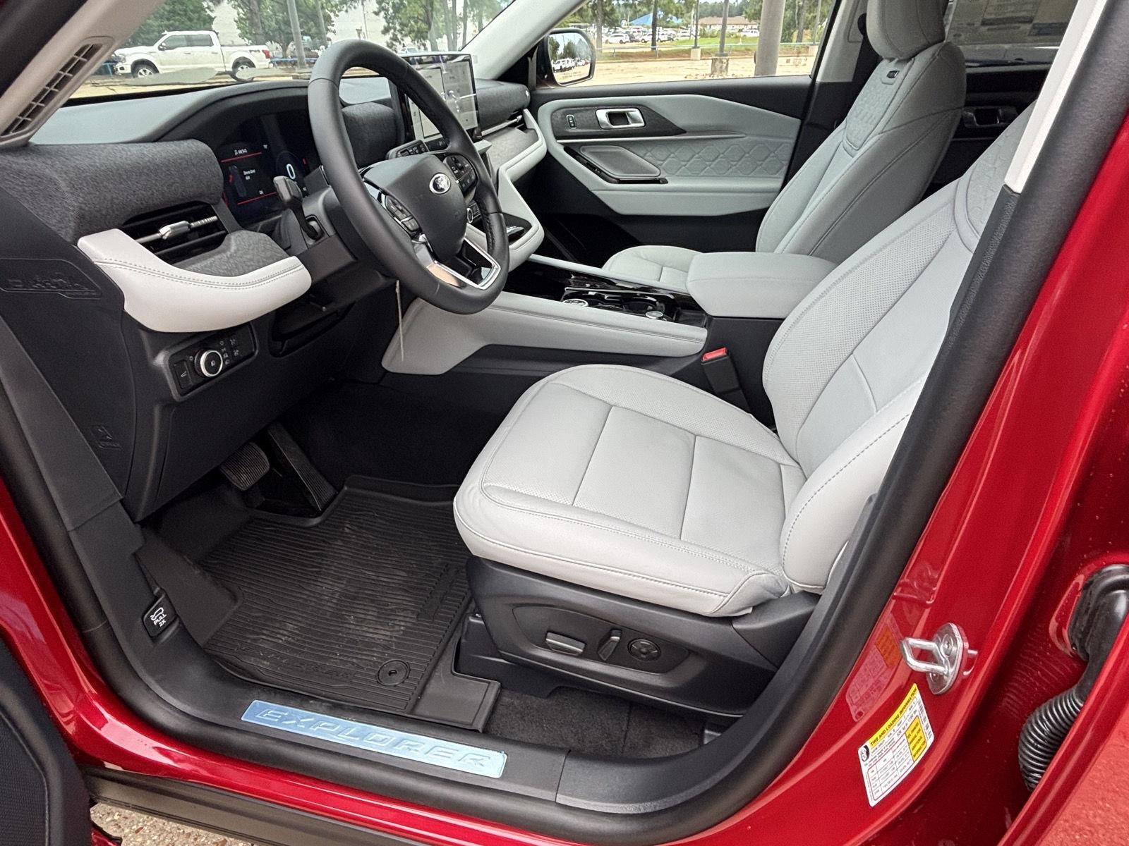 2026 Ford Explorer Platinum™