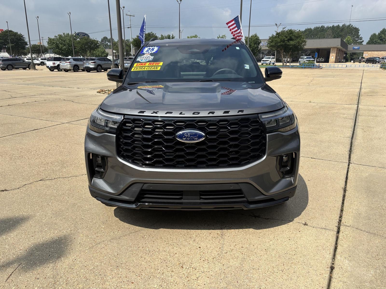 2025 Ford Explorer ST-Line