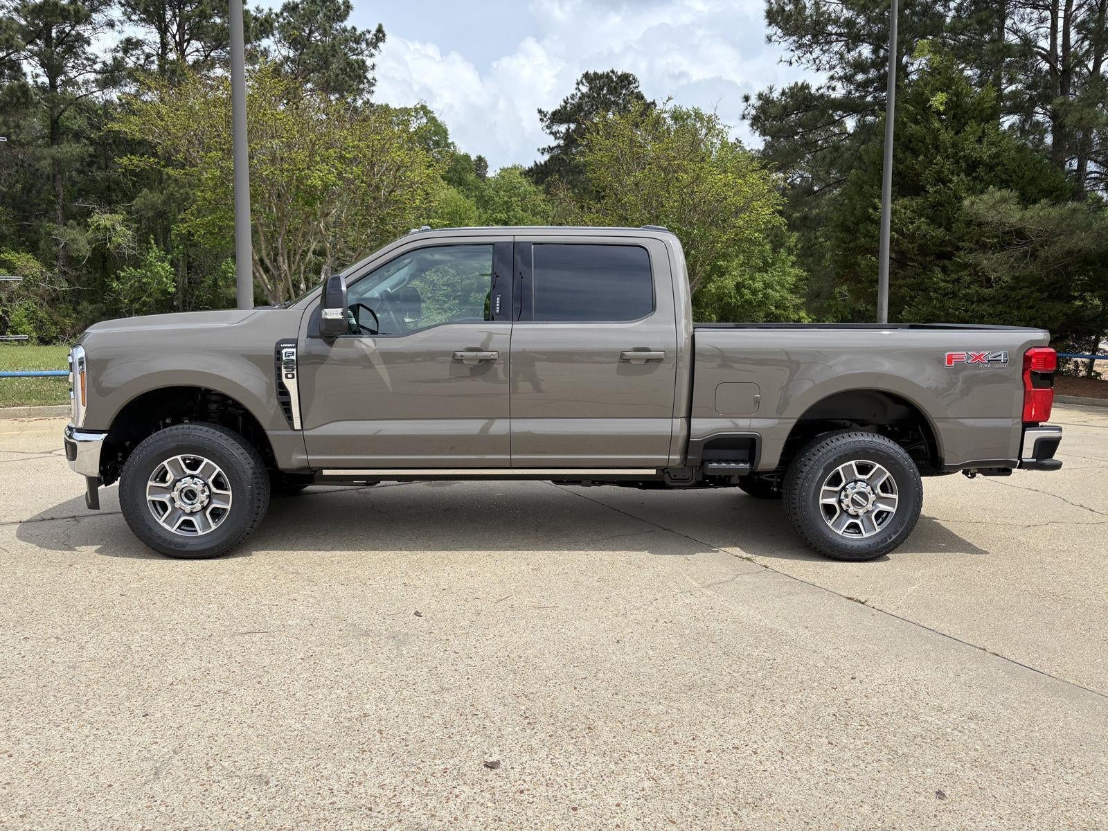 2026 Ford Super Duty F-250 SRW F-250® Lariat®