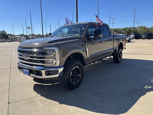 2027 Ford Super Duty F-250 SRW F-250® Lariat®