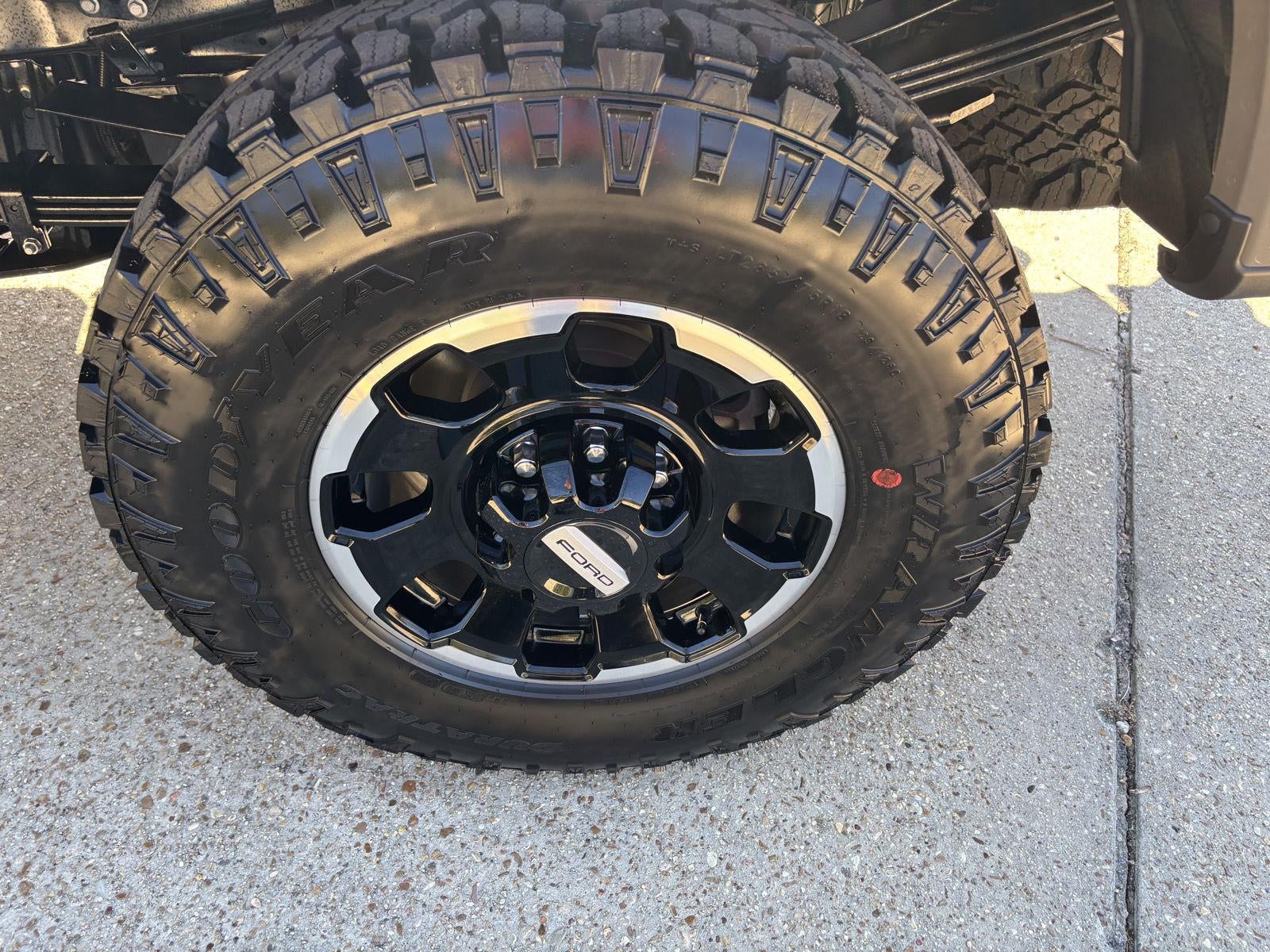 2027 Ford Super Duty F-250 SRW F-250® Lariat®