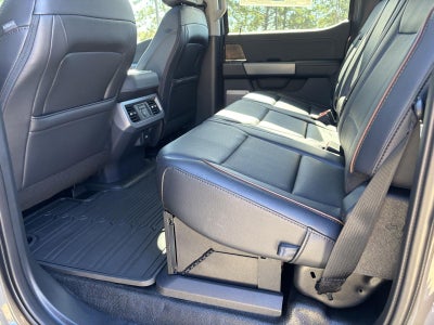 2027 Ford Super Duty F-250 SRW F-250® Lariat®