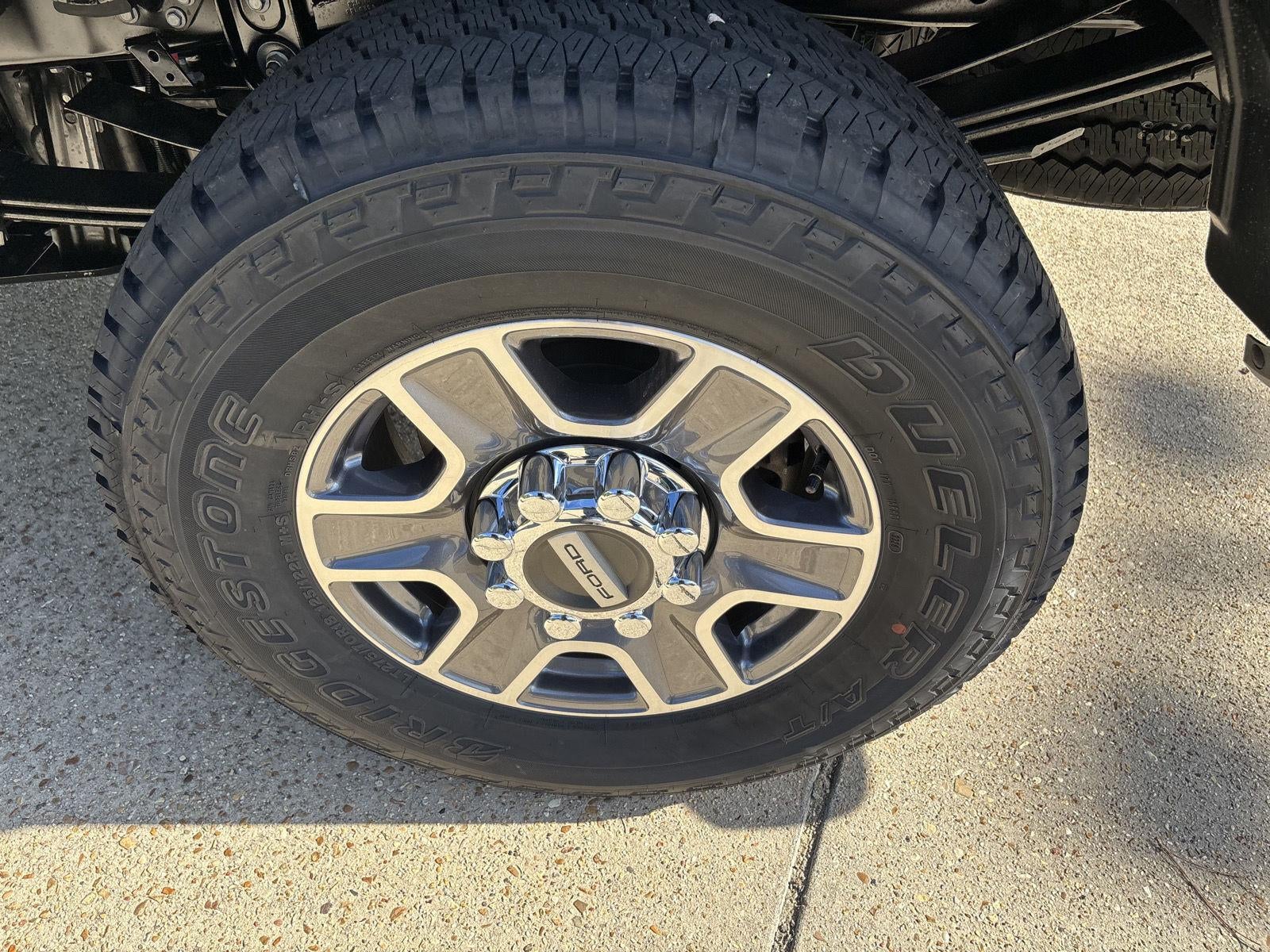 2027 Ford Super Duty F-250 SRW F-250® Lariat®