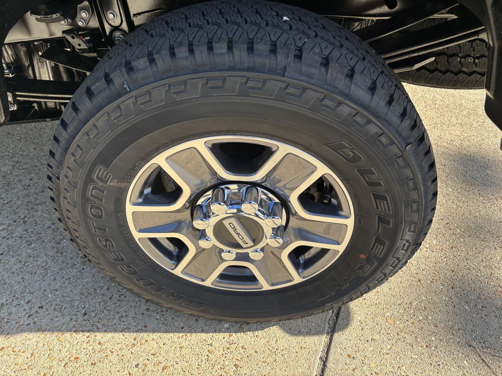 2027 Ford Super Duty F-250 SRW F-250® Lariat®