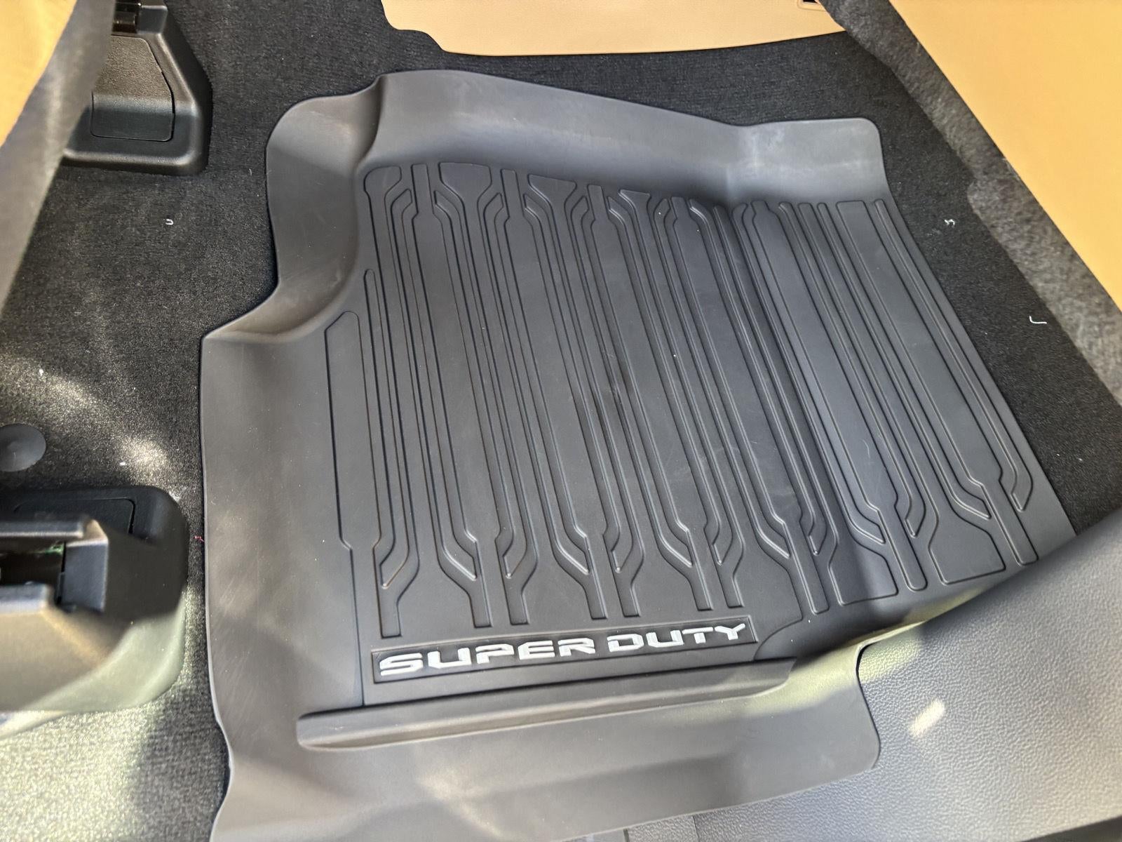 2027 Ford Super Duty F-250 SRW F-250® Lariat®