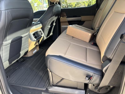 2027 Ford Super Duty F-250 SRW F-250® Lariat®