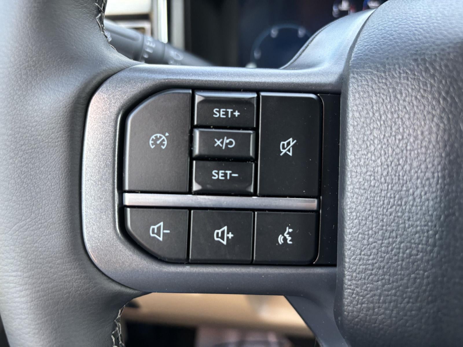 2027 Ford Super Duty F-250 SRW F-250® Lariat®