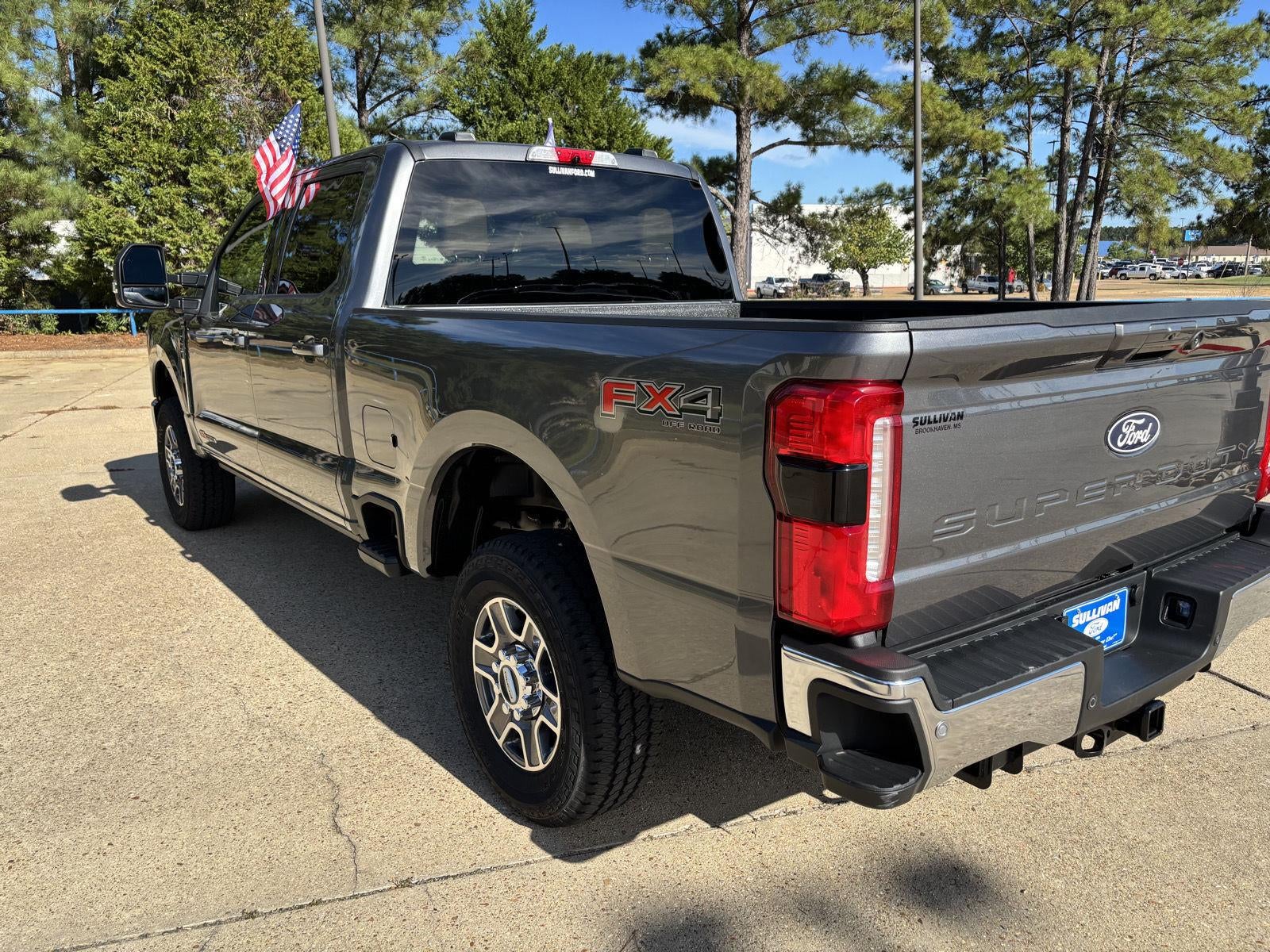 2027 Ford Super Duty F-250 SRW F-250® Lariat®