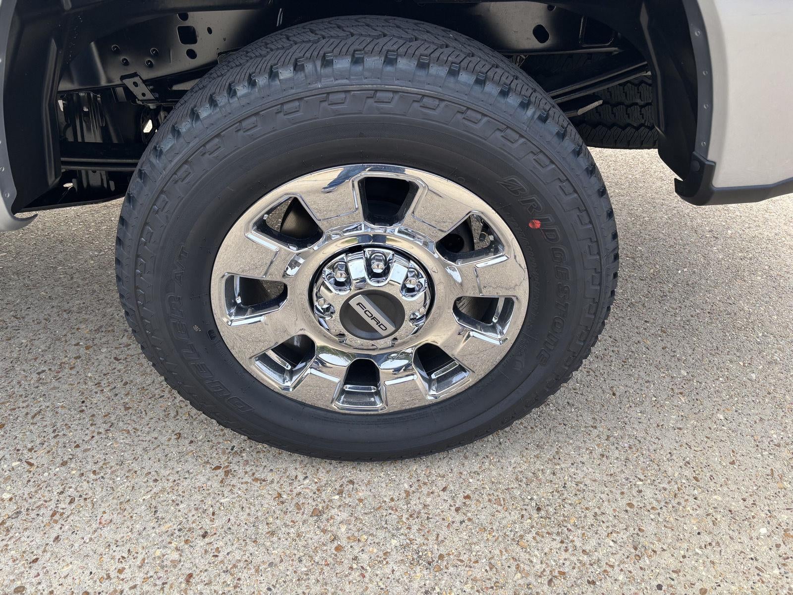2027 Ford Super Duty F-250 SRW F-250® Lariat®