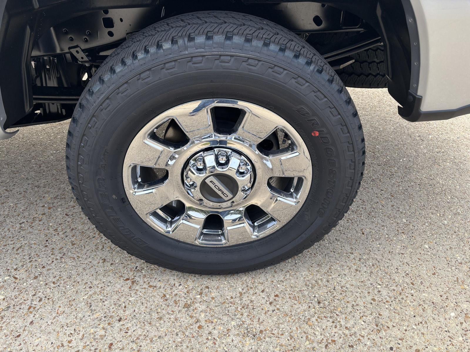 2027 Ford Super Duty F-250 SRW F-250® Lariat®