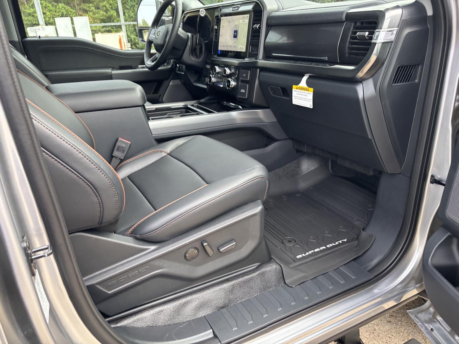 2027 Ford Super Duty F-250 SRW F-250® Lariat®