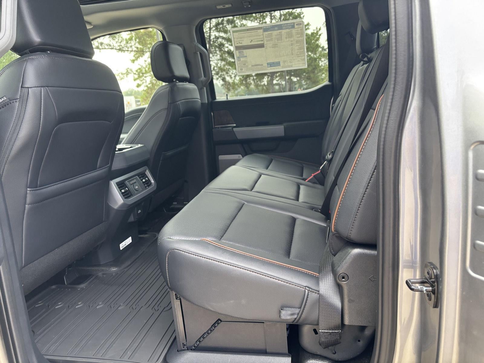 2027 Ford Super Duty F-250 SRW F-250® Lariat®