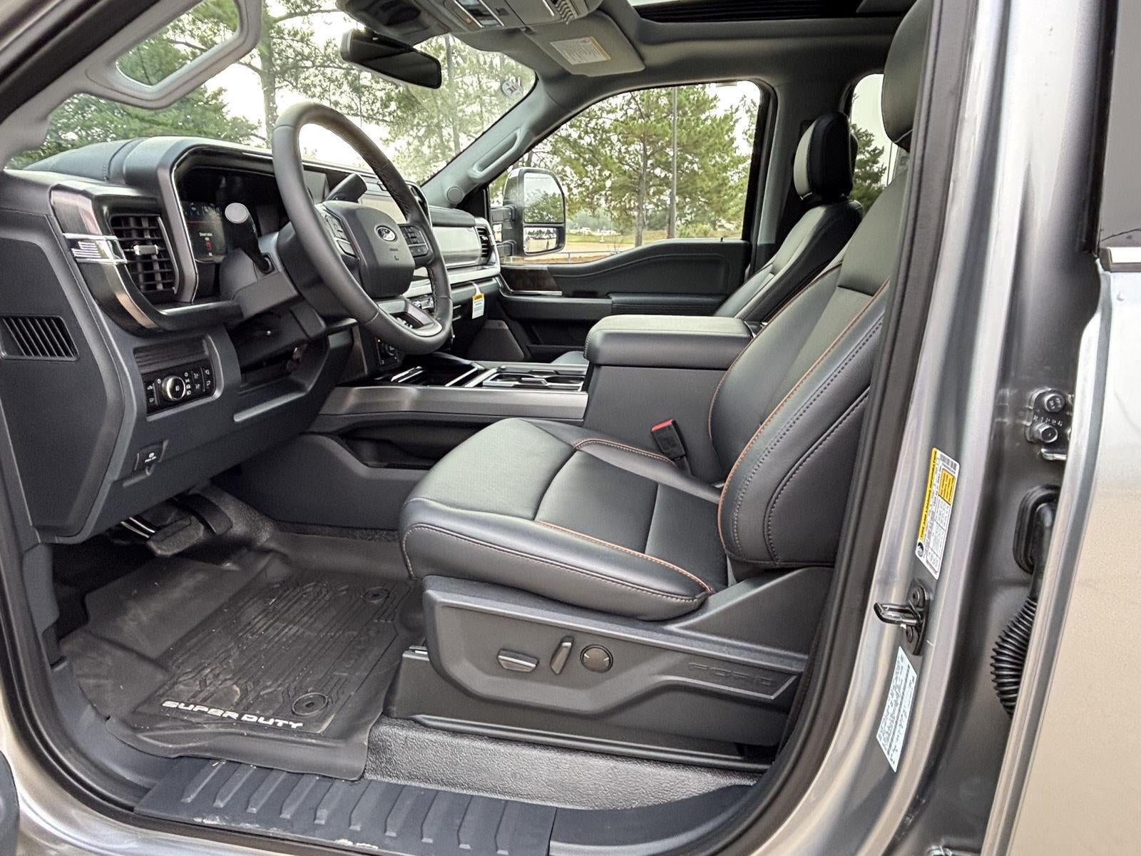 2027 Ford Super Duty F-250 SRW F-250® Lariat®