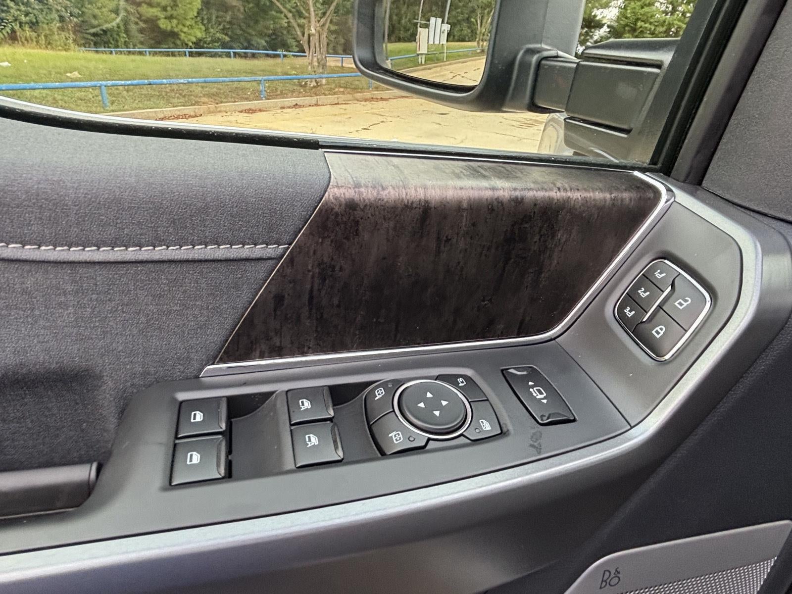 2027 Ford Super Duty F-250 SRW F-250® Lariat®