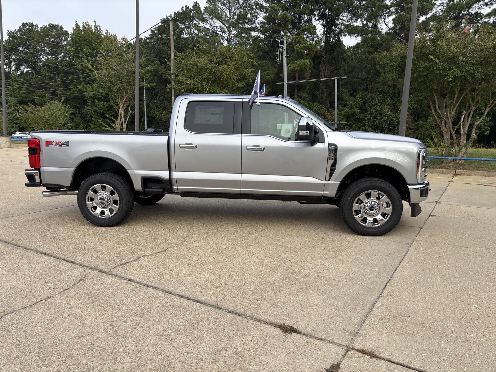 2027 Ford Super Duty F-250 SRW F-250® Lariat®