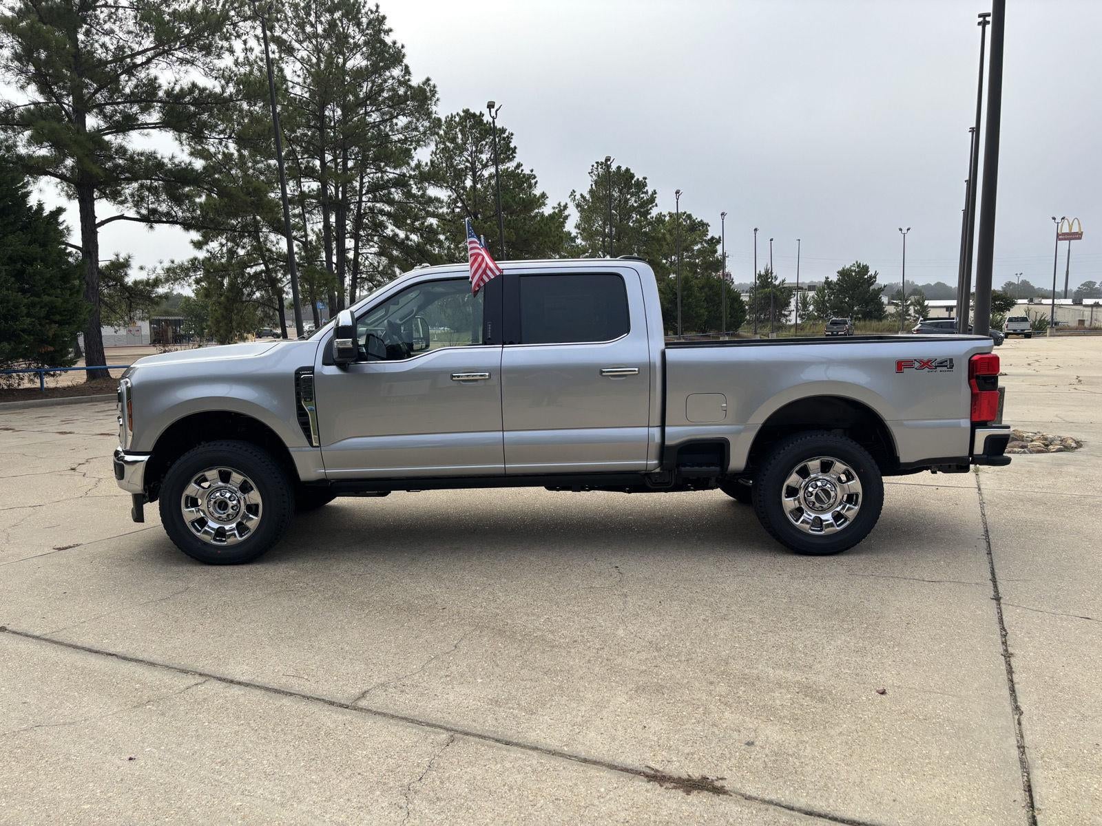 2027 Ford Super Duty F-250 SRW F-250® Lariat®