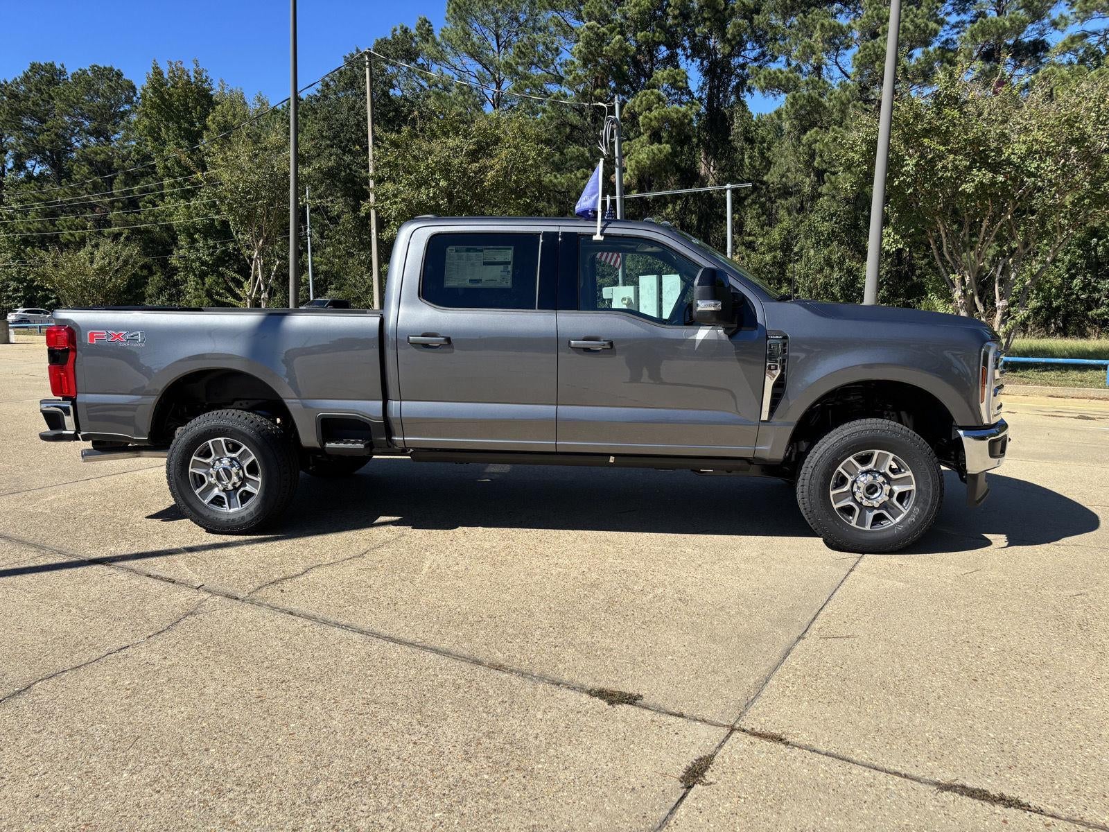 2027 Ford S-DTY F-250 F-250® Lariat®
