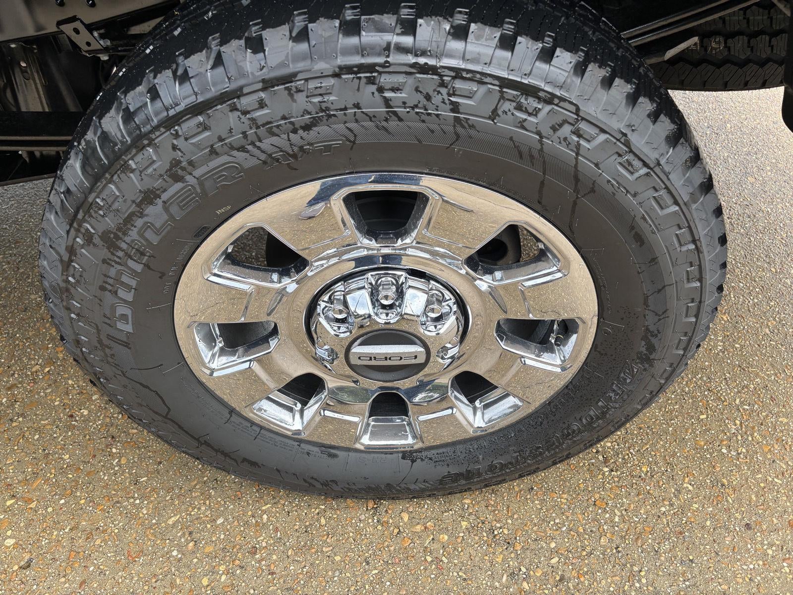 2027 Ford Super Duty F-250 SRW F-250® Lariat®