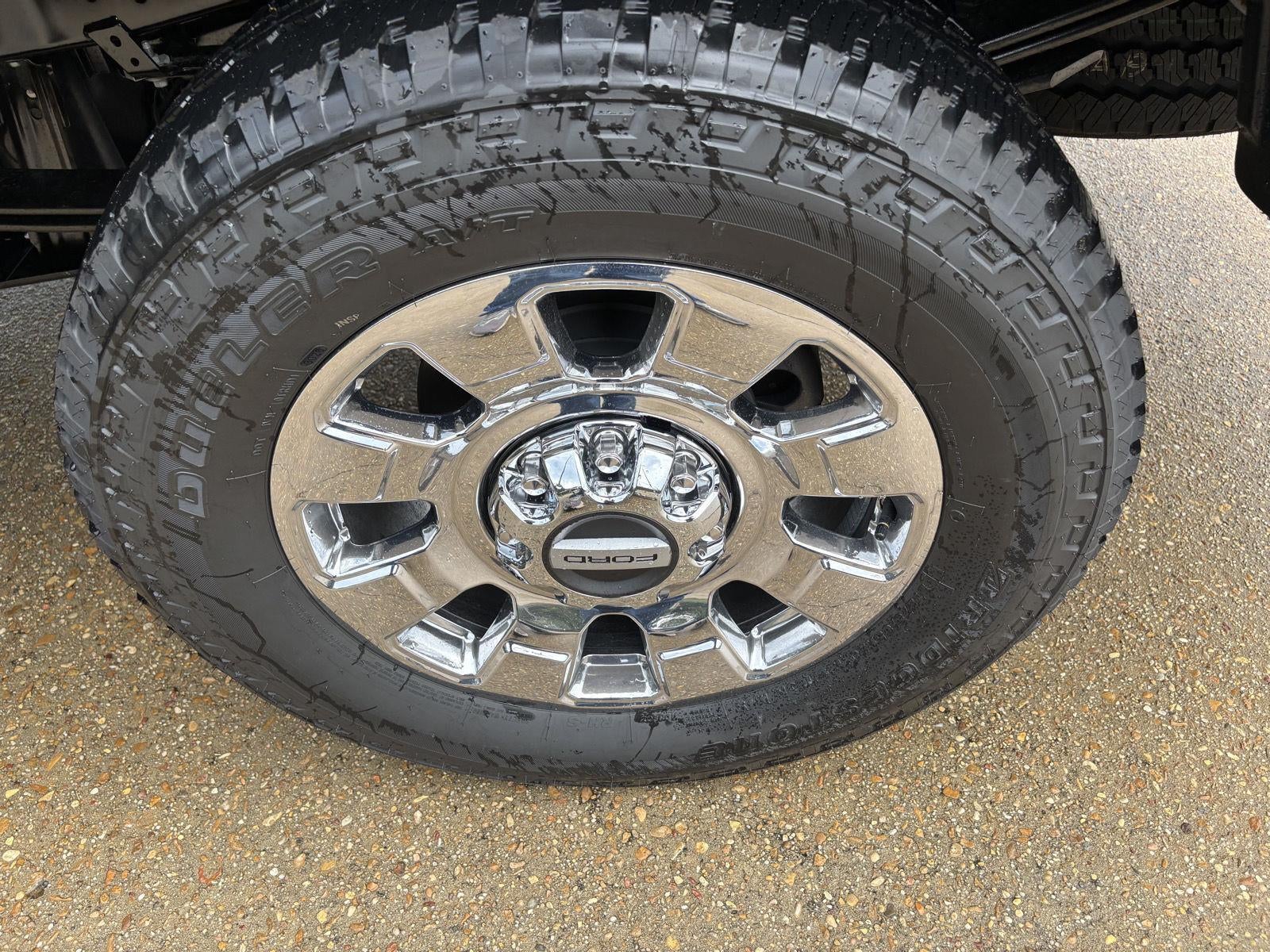 2027 Ford Super Duty F-250 SRW F-250® Lariat®