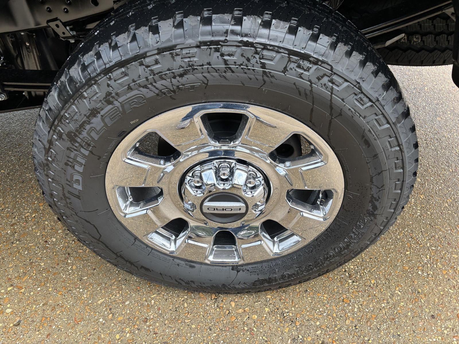 2027 Ford Super Duty F-250 SRW F-250® Lariat®
