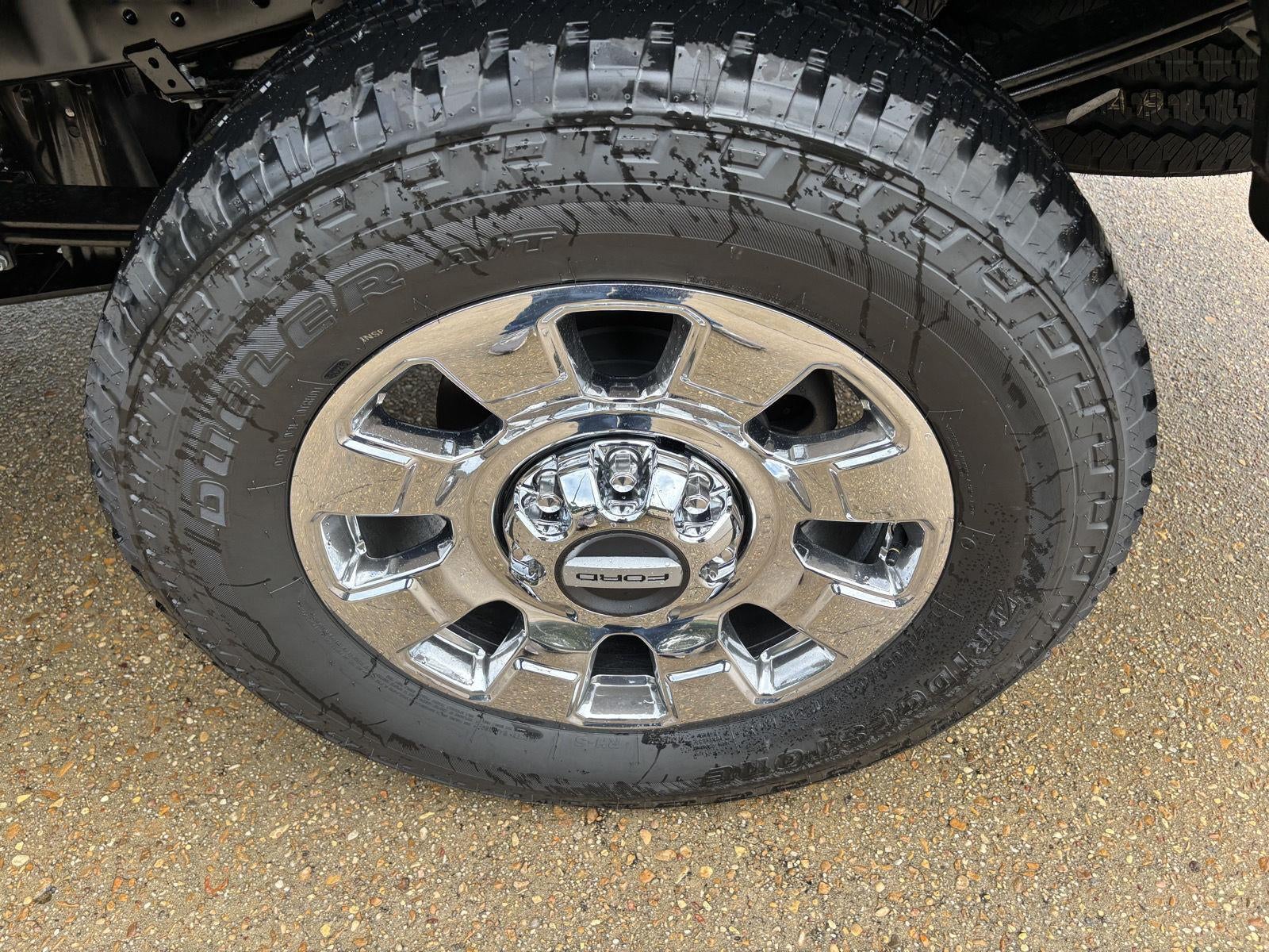 2027 Ford Super Duty F-250 SRW F-250® Lariat®