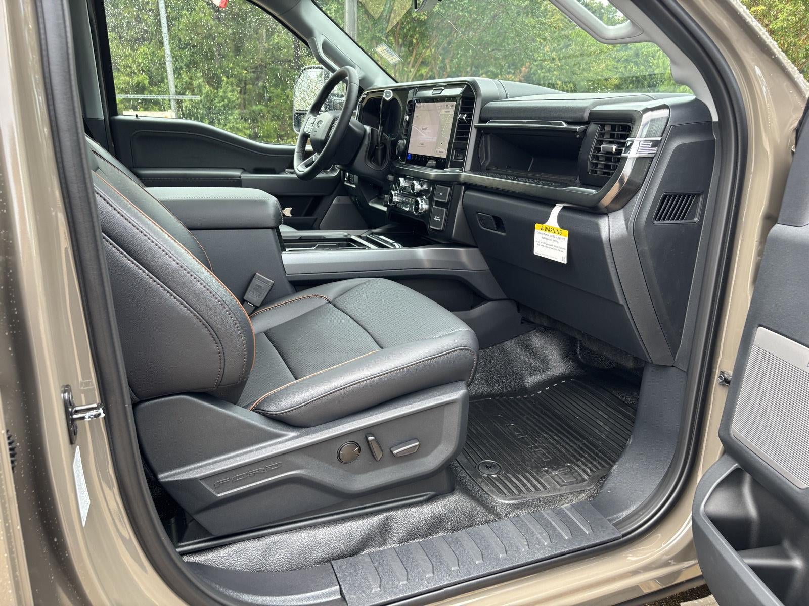 2027 Ford Super Duty F-250 SRW F-250® Lariat®