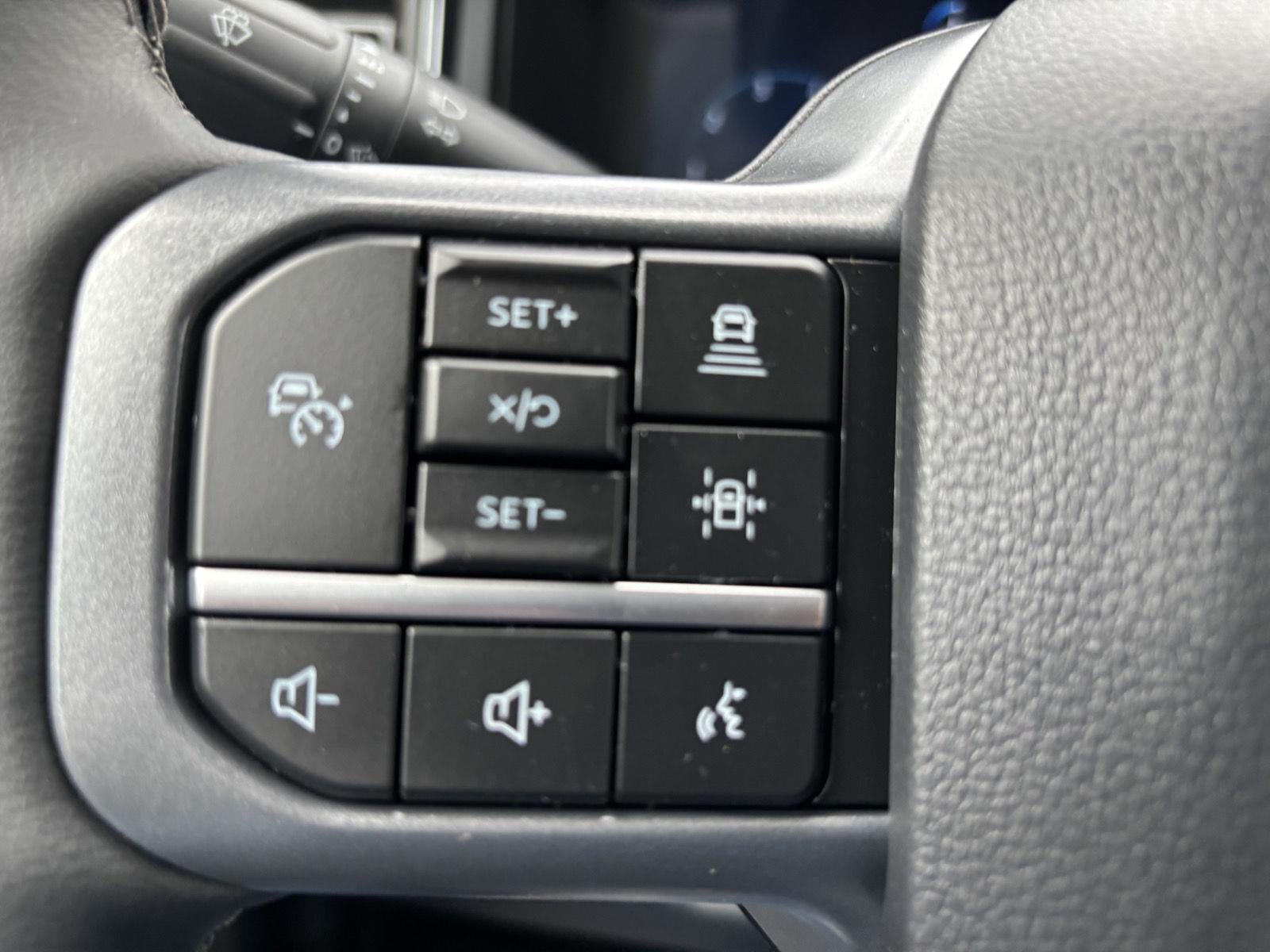 2027 Ford Super Duty F-250 SRW F-250® Lariat®