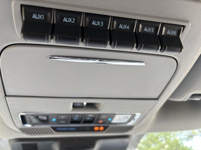 2027 Ford Super Duty F-250 SRW F-250® Lariat®