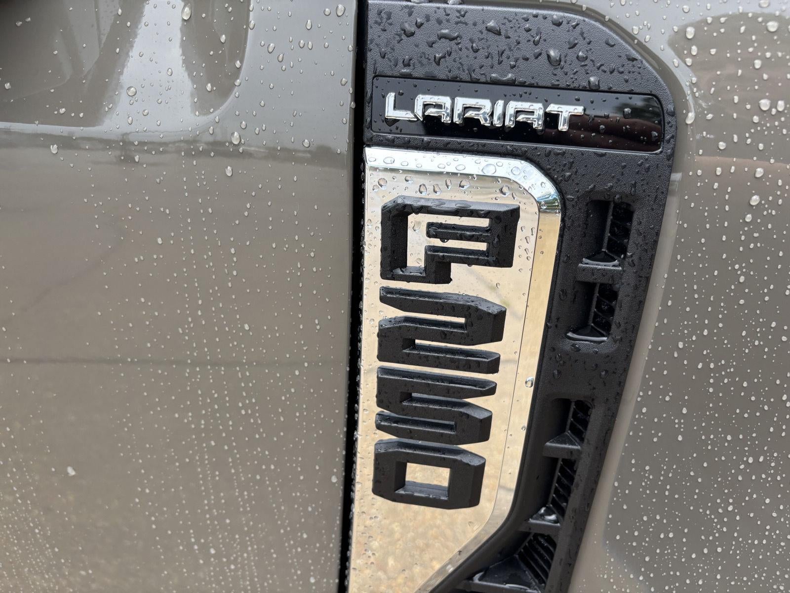 2027 Ford Super Duty F-250 SRW F-250® Lariat®